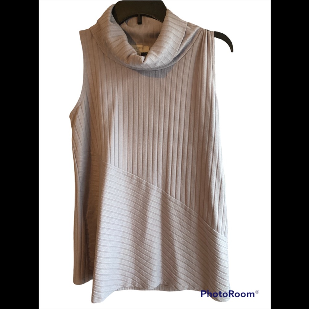 Ann Taylor Sleeveless Bunch-Neck